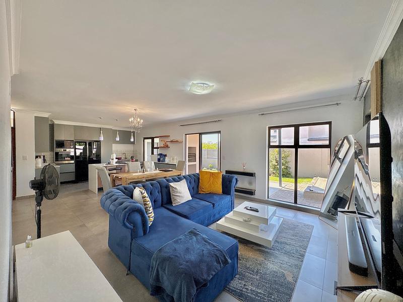 To Let 4 Bedroom Property for Rent in Hartbeespoort Rural North West